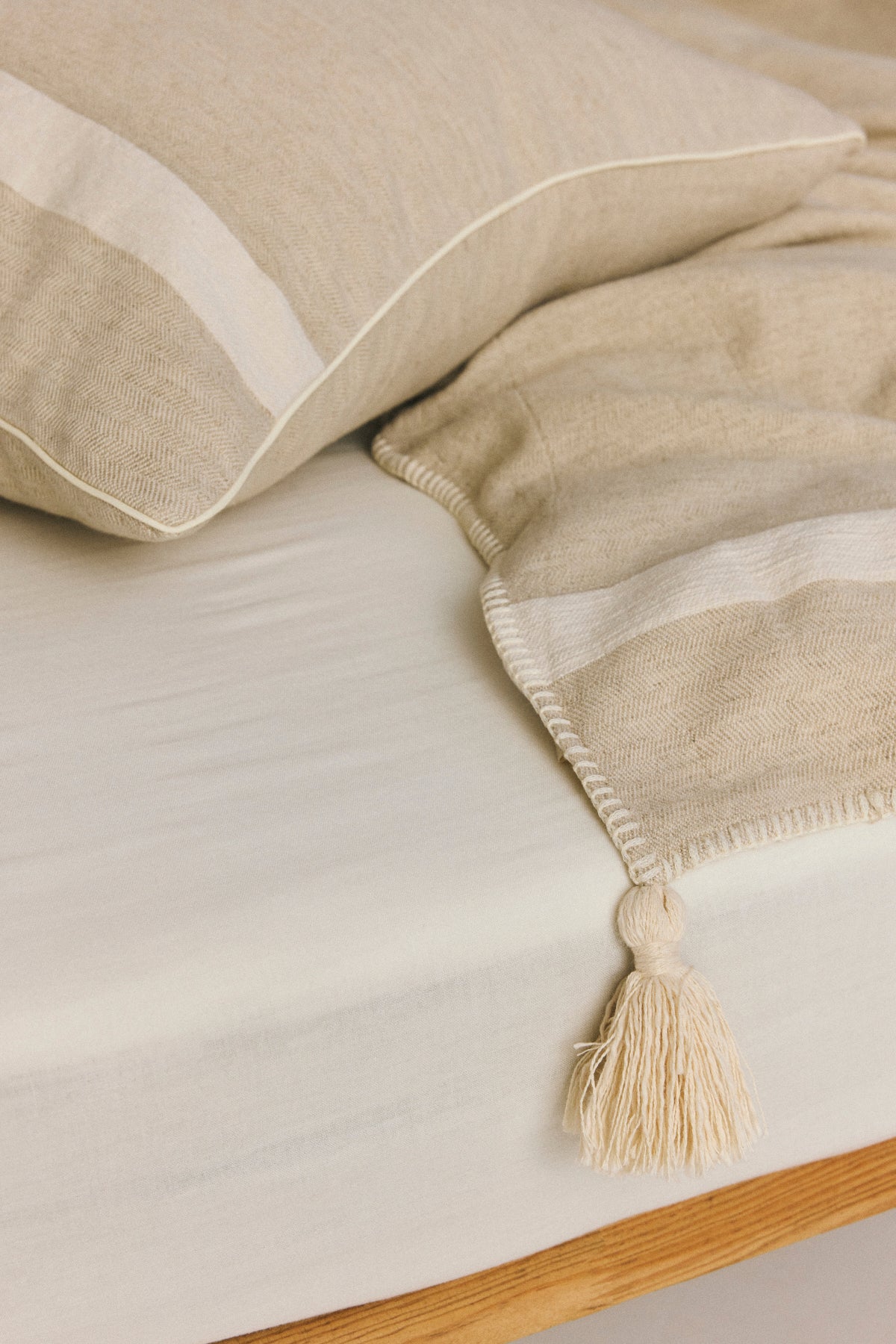 Pirene Throw